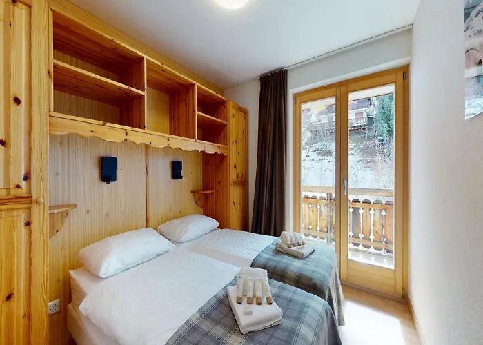 On Floor Four With Balcony Διαμέρισμα *