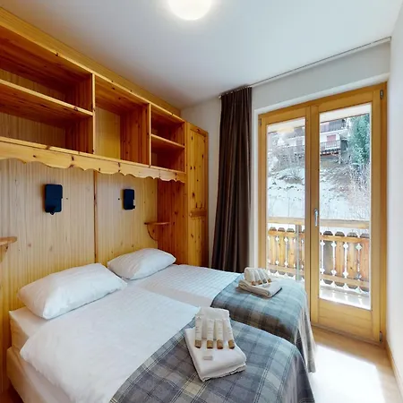 On Floor Four With Balcony Daire *