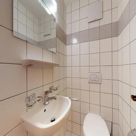 On Floor Four With Balcony ננדה